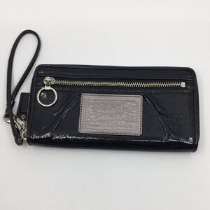Coach Poppy Y2K black patent leather long accordion wallet w/ hangtag wristlet
